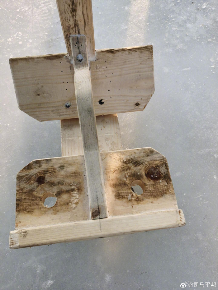 辽阳单腿驴火了# 一个辽阳木匠师傅自己制作的,结构还挺复杂.