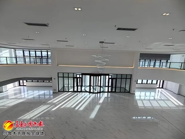 　　达坂城文旅基地游客接待中心大厅二楼。记者贾梦妍摄