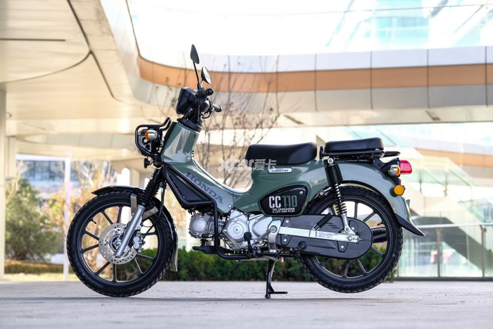 有情怀的大玩具试驾本田crosscub110