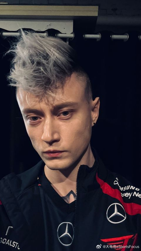 rekkles公开了自拍和新的定妆照|定妆|自拍_新浪新闻