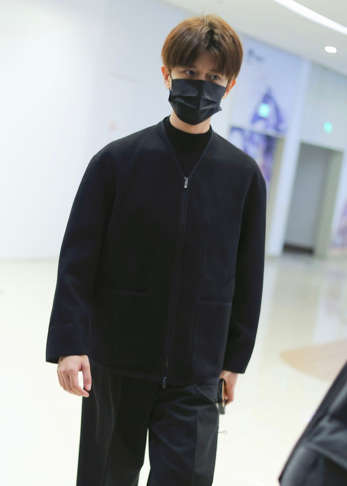 任嘉伦路透 梦回那年春晚 任嘉伦活动路透来啦,只差一场雪……|路透