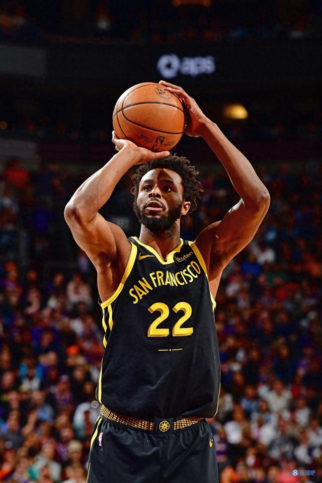 维金斯半场8投6中拿下13分 库明加5中5高效砍12分|库明加|安德鲁