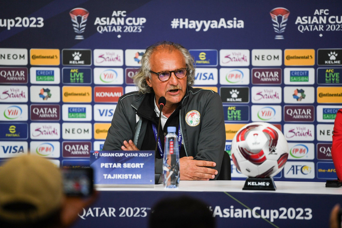 塔吉克斯坦队主教练塞格尔特。