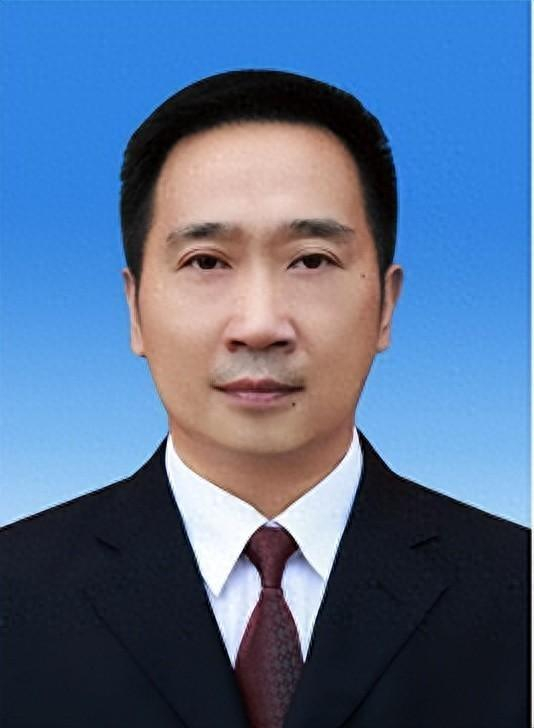 挖空心思收钱敛财,四川南充市原副市长张斌被公诉|张斌|南充市|敛财