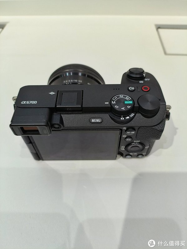 索尼半幅机皇a6700vsa6400新手怎么选