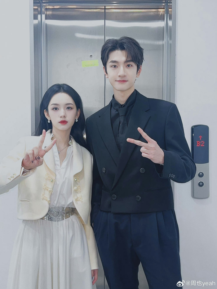 周也晒了和合作过的的男演员合照……|周也|檀健次_新浪新闻