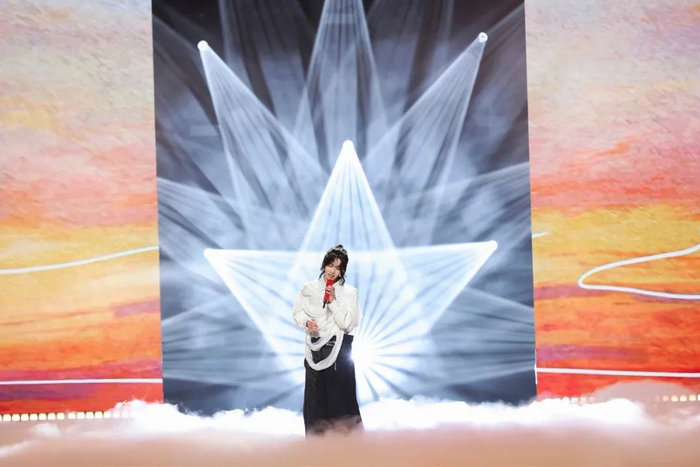 朱一龙杨紫获得微博king&queen 众星齐聚揭晓年度荣誉|音乐人|杨紫