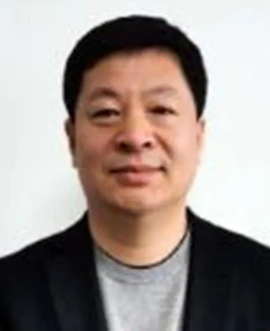 通报称,2022年6月20日晚,时任市财政局副局长张强与某公司负责人商谈