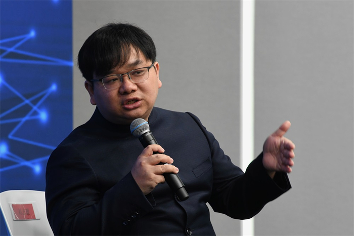 刘志毅:盛院长从国际人工智能发展和国内尤其是浦东产业实践讨论大