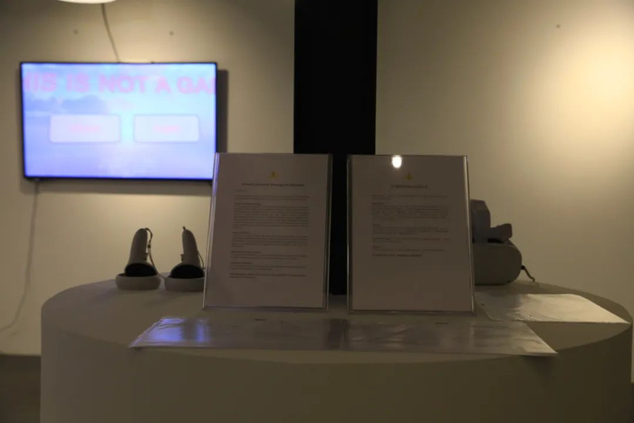 ▲ “了不起的‘她们’——福布斯中国致敬 卓越女性艺术家邀请展”展览现场，凤凰中心，2024 