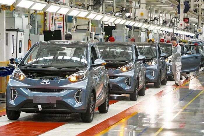 　　【芜湖奇瑞新能源汽车股份有限公司生产线。（资料图片）记者 范柏文 摄】