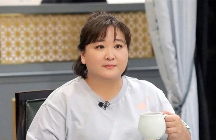 贾玲:暴瘦100斤,颜值如下|贾玲|张小斐|母亲_新浪新闻