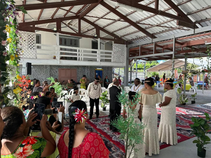 中国港湾员工在瑙鲁参加当地人的婚礼