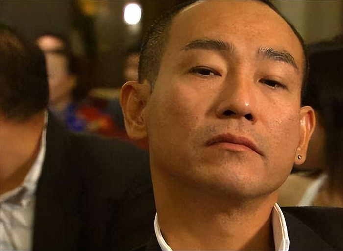 其实,林保怡在tvb的时候,和陈慧珊多次合作,比如《鉴证实录》.