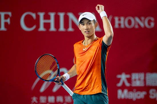     1月6日，中国香港，中国选手商竣程在ATP香港网球公开赛男单半决赛上。视觉中国供图