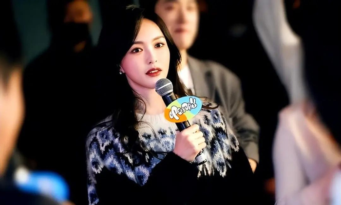 唐嫣《繁花》后迎来飞升,商务行程增长明显,已成功回归85花一线|唐嫣