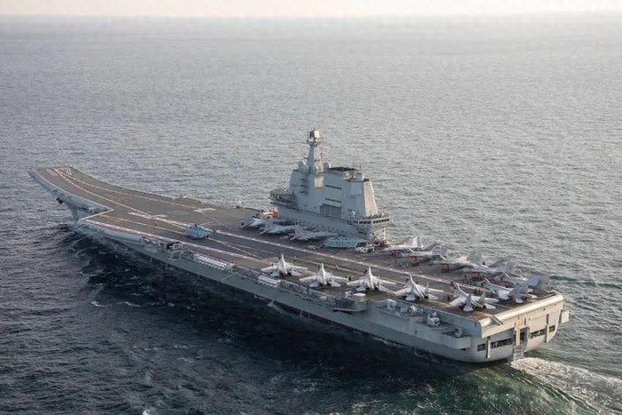 更别提什么联合训练了,英国航母2021年组队来过南海,一半舰载机都是借