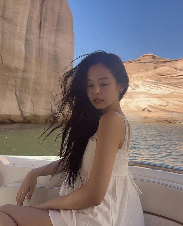 成员 jennie 在 1 月 16 日这天迎来 28 岁生日,其他成员 lisa,jisoo