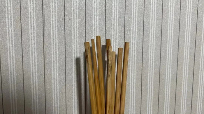 发霉的筷子同理。图源：李小葵