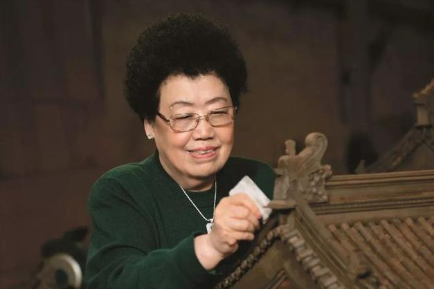 中国前女首富的这句话,让无数人爱上了她|紫檀博物馆|陈丽华|紫檀