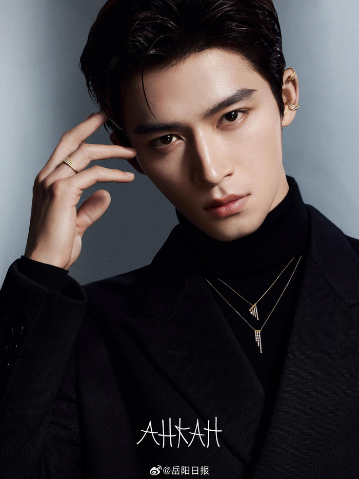 00后岳阳伢子@王星越 勇闯娱乐圈,关于孩子哥我们可以知道的几件事|王