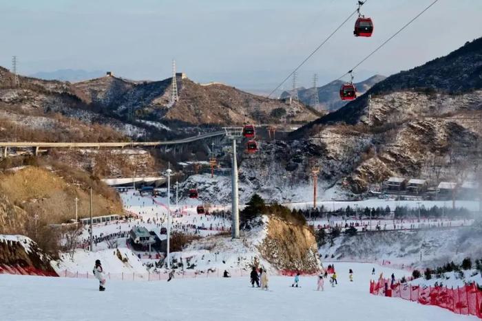 北京懷北國際滑雪場坐落於素有北京