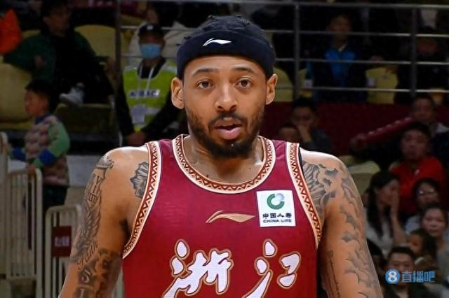 卡里克-琼斯16中10&三分8中5 得到35分5板8助2断|琼斯|卡里克|浙江队