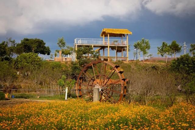一村一景广西灵山县元眼村湖光山色中的绿宝石