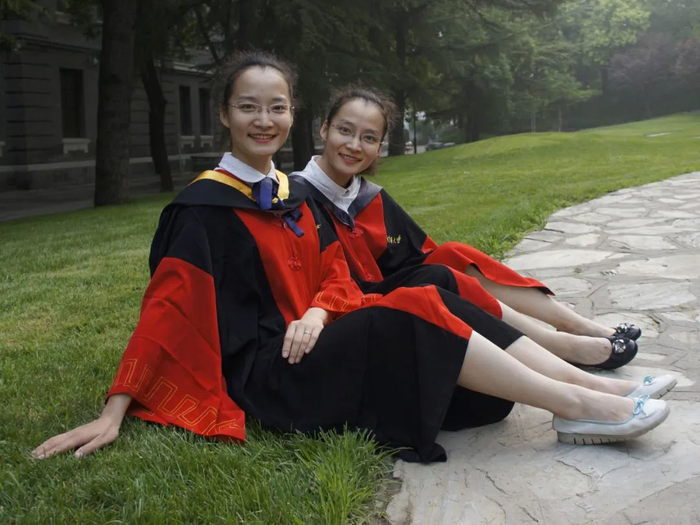 2017年，二人从清华博士毕业