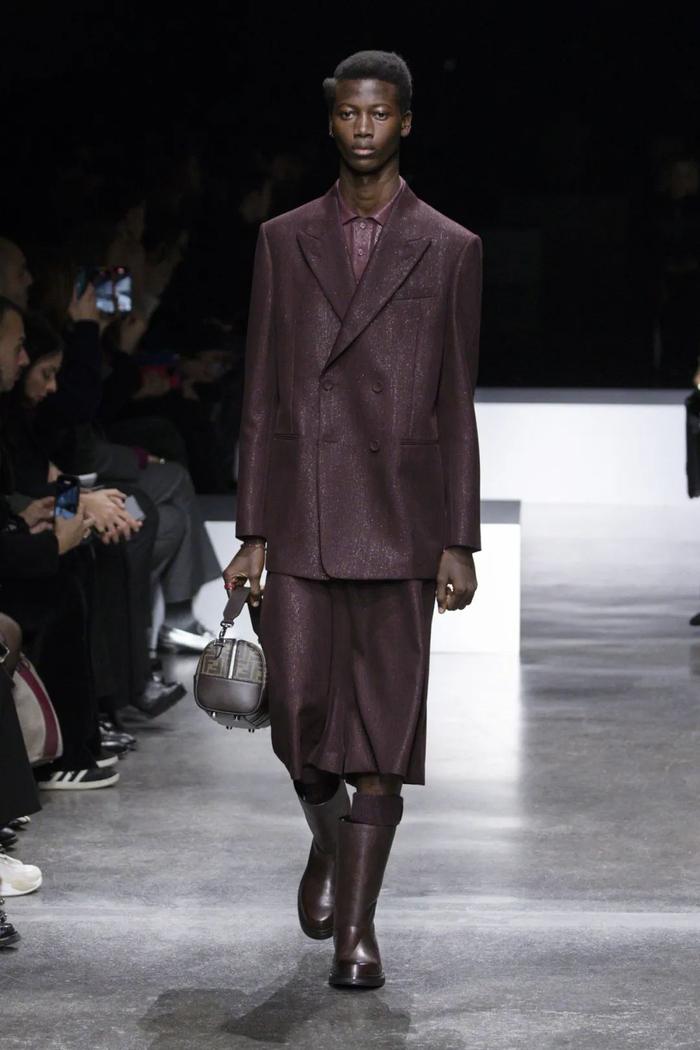 *fendi 2024-25秋冬男士系列fendi 2024-25秋冬男裝系列中的一些