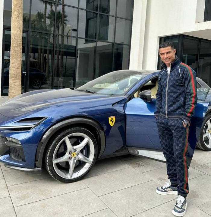 总裁的日常生活90c罗社媒:晒保时捷跑车,度过温馨亲子时光|保时捷