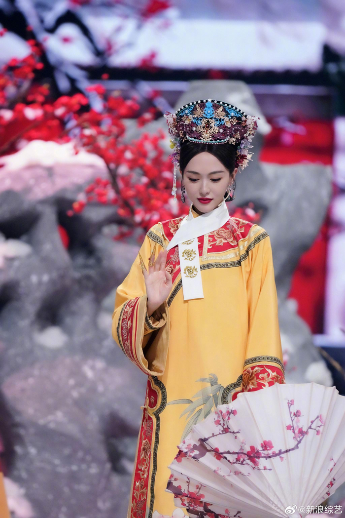 今晚收官,@唐嫣 的皇后妆造也太好看了……|唐嫣|皇后|清宫_新浪新闻