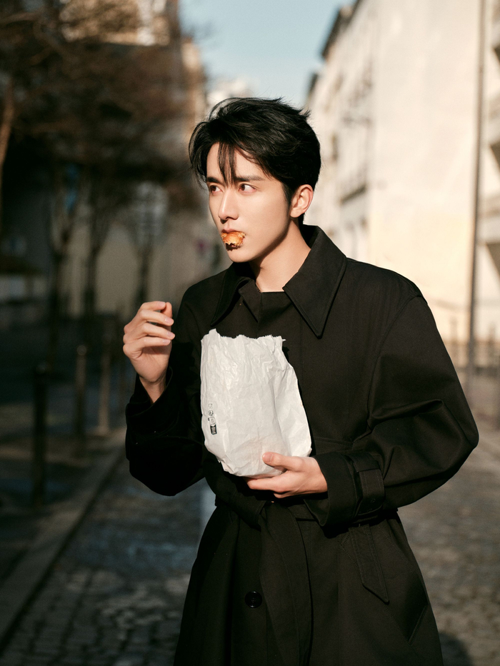 这是什么法国王子走进生活然后被抓拍了吗……|张新成|法国|飞盘_新浪