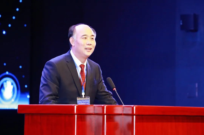 原中储粮总公司副总经理兼总法律顾问杨建国,中