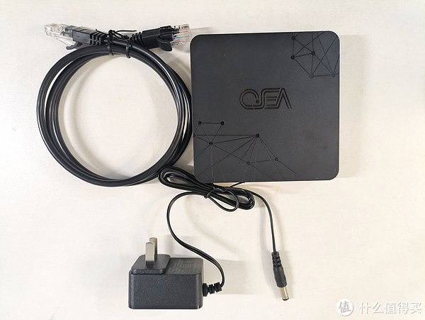 oea 内部采用的是铝鳍片被动散热:主芯片采用的是 rk3318,存储芯片