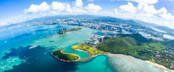 海南三亚湾。图片来源：视觉中国