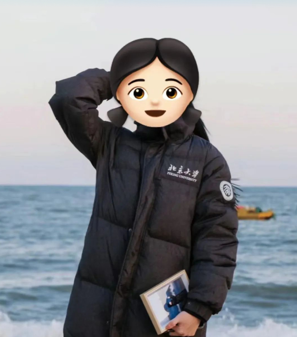 标有“北京大学”字样的羽绒服。图源：网络