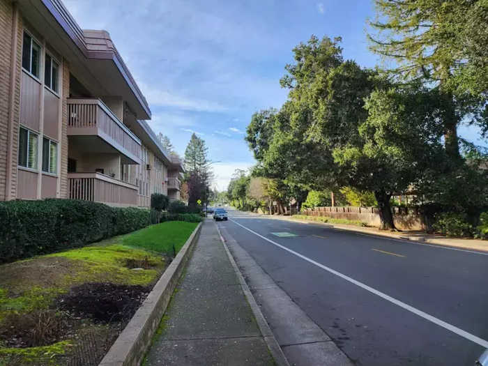 （两人死亡的地址街景 | 图源：World Journal ） 