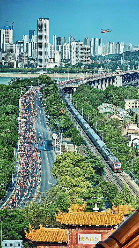 2023年武汉马拉松。&nbsp;资料图