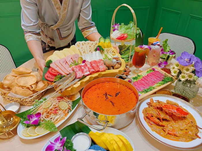 范智文店内的冬阴功火锅