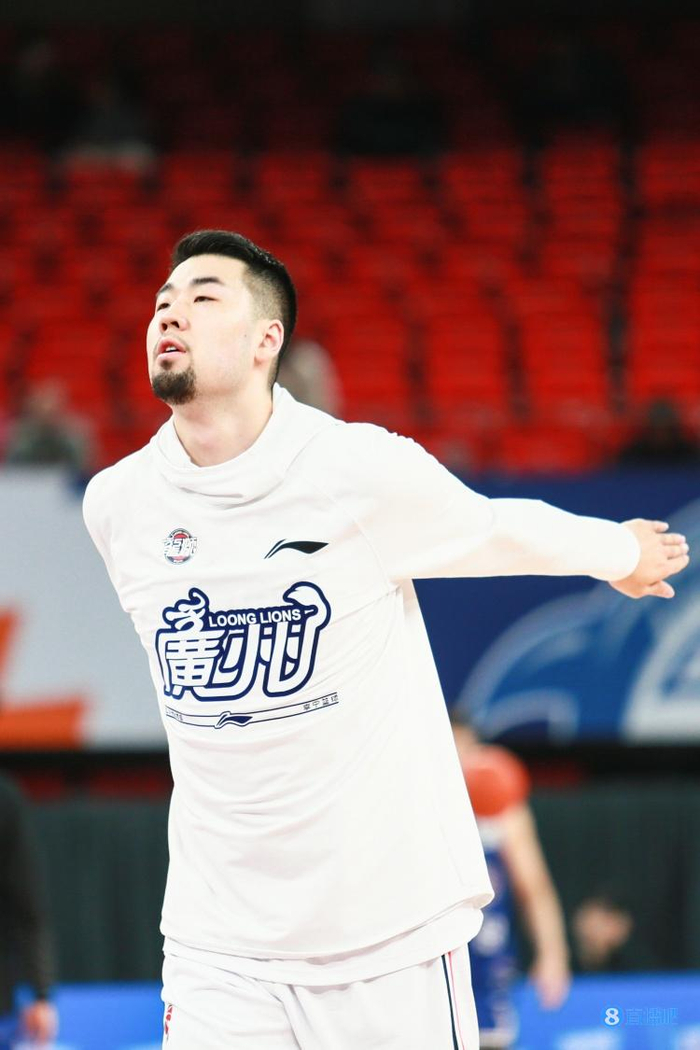 是谁?媒体人:和李炎哲一起去新疆的还有一位曾经的超级天赋球员|新疆|