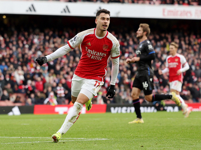 阿森纳5比0水晶宫。