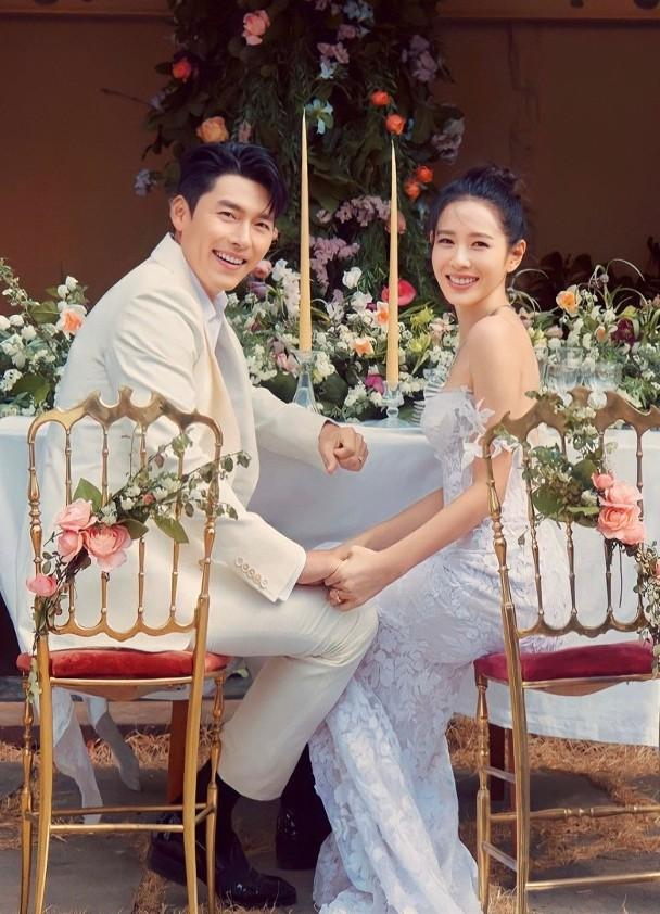 玄彬夫妇最新约会画面曝光孙艺珍眼里只有丈夫爱意满泻太甜了