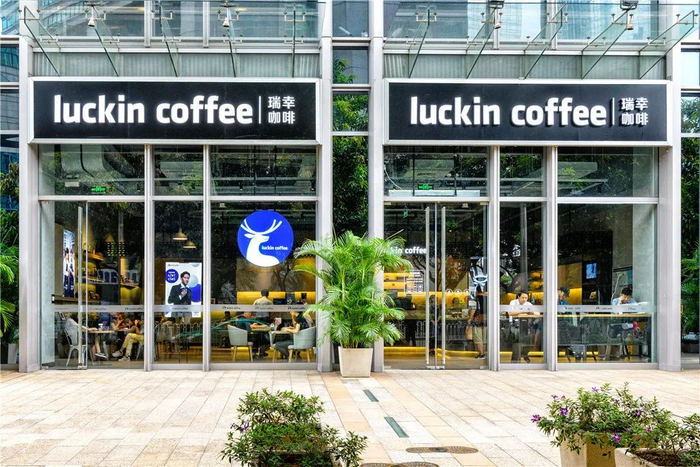 ▎瑞幸咖啡门店（图源：luckincoffee瑞幸咖啡）
