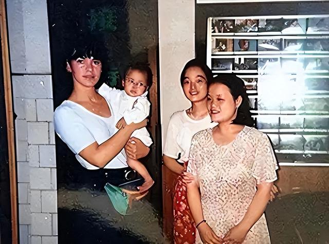 17年到中国寻亲,dna结果让她当场痛哭|乔伊斯|寻亲|贝克斯_新浪新闻