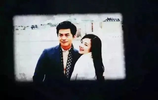 人们开始对这对才子佳人的感情充满好奇,有人找到了小贝壳的微博,才