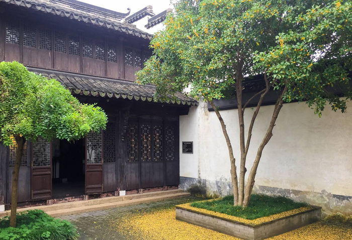 铁琴铜剑楼。戴逸小时候常在这里翻看宋元善本