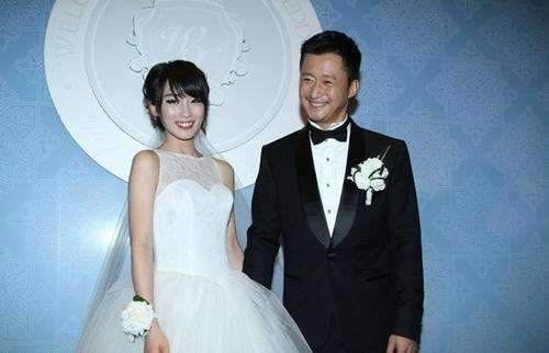 谢楠回应被劝离婚:这不是真相,我与吴京足够相爱|谢楠|吴京|相爱_新浪