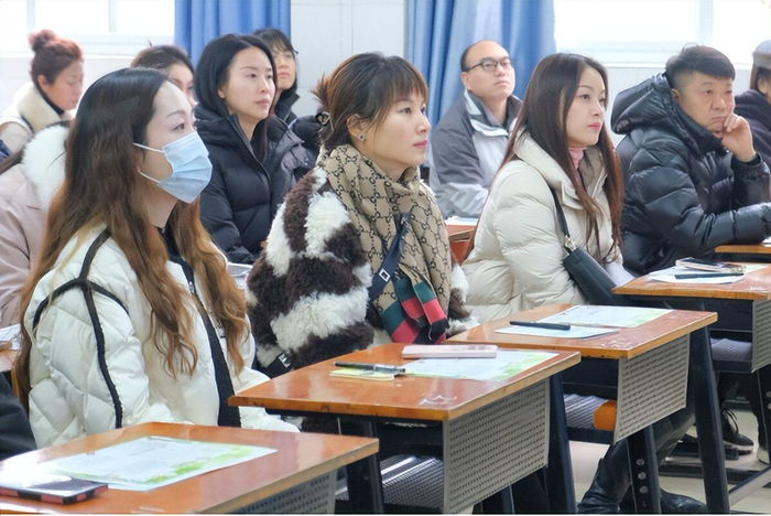 为了更好的表演