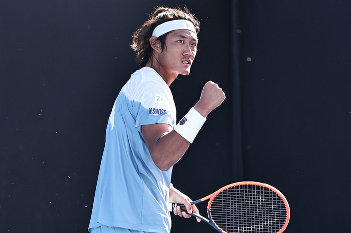 张之臻单打闯入第二轮，双打晋级半决赛。